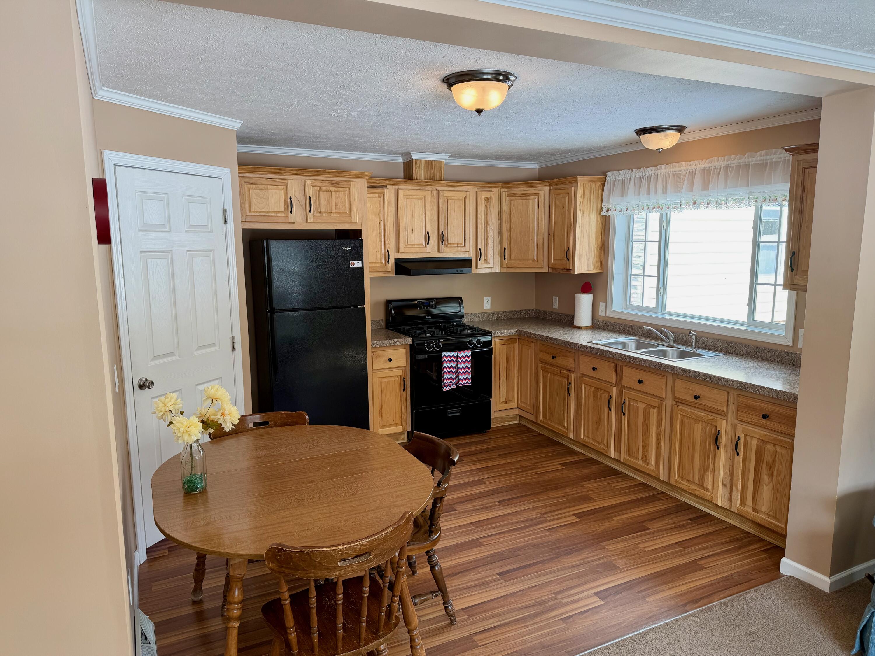 10885 Nys Route 9n Keene NY 12942