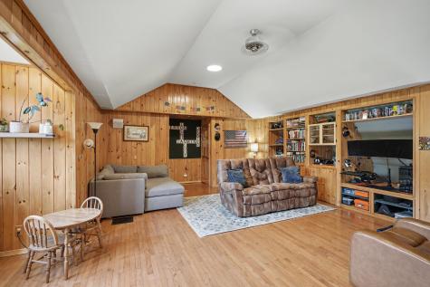 1 Rounds Drive Peru NY 12972