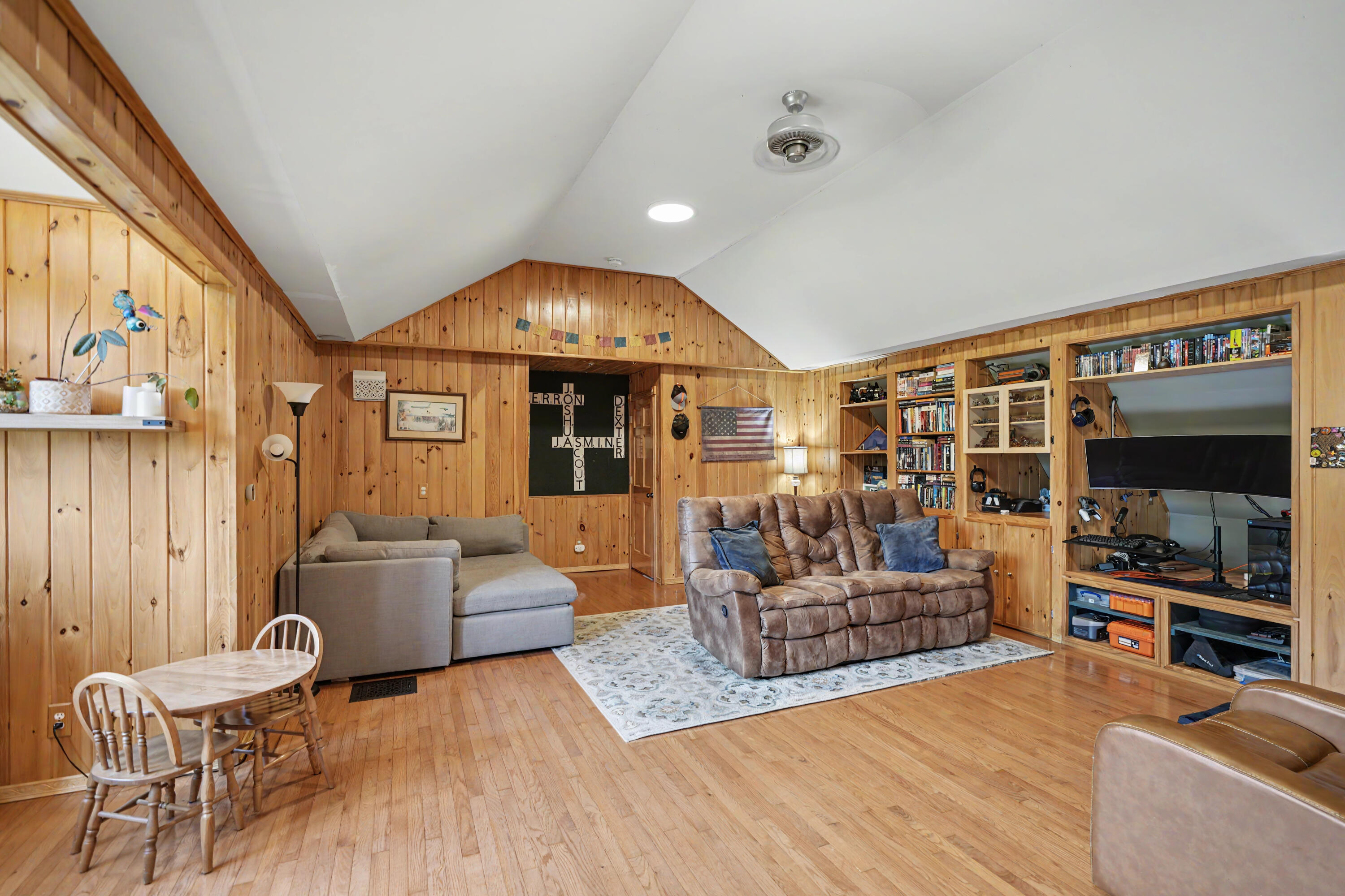 1 Rounds Drive Peru NY 12972