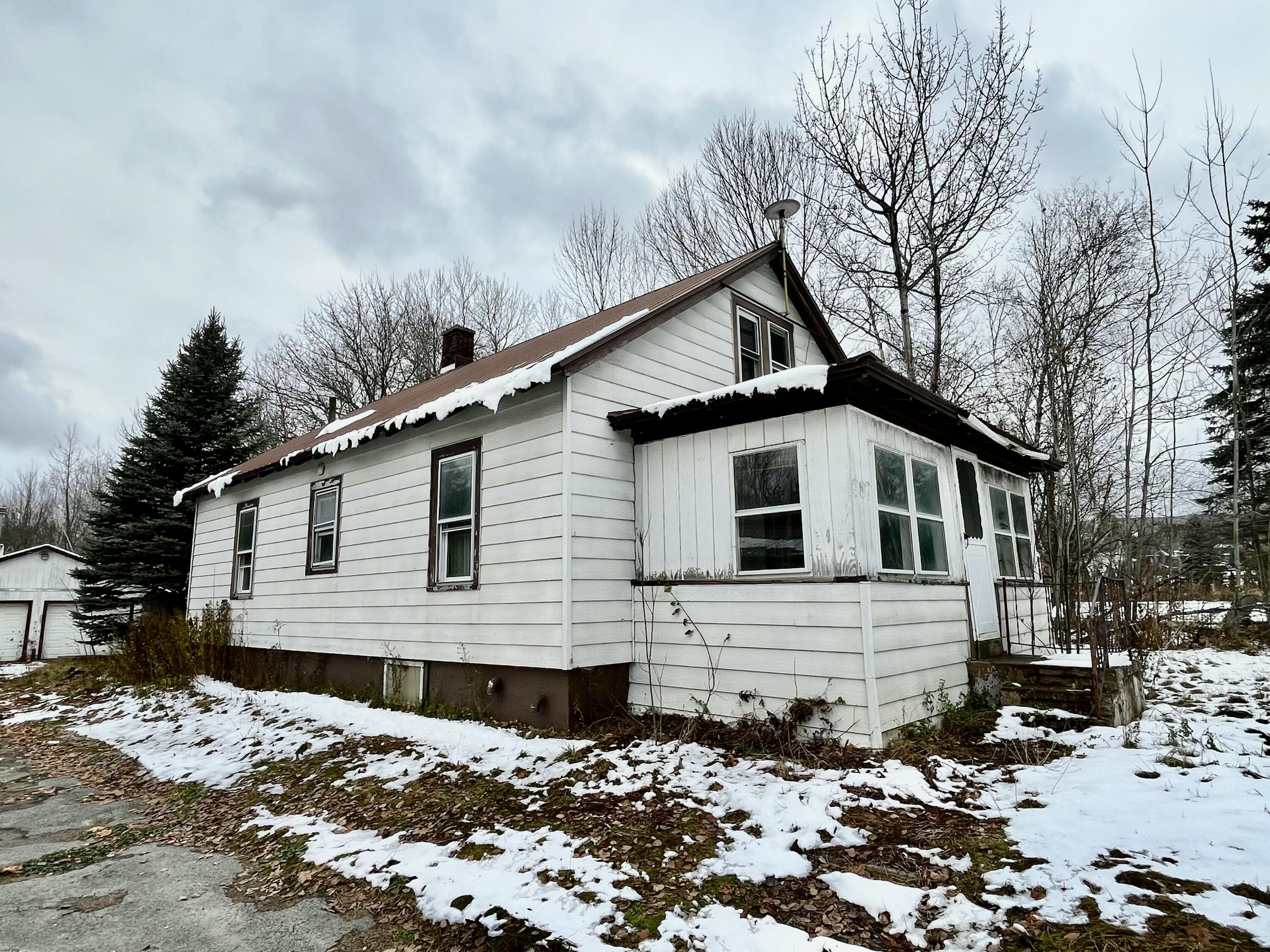 887 Ny-374 Cadyville NY 12918