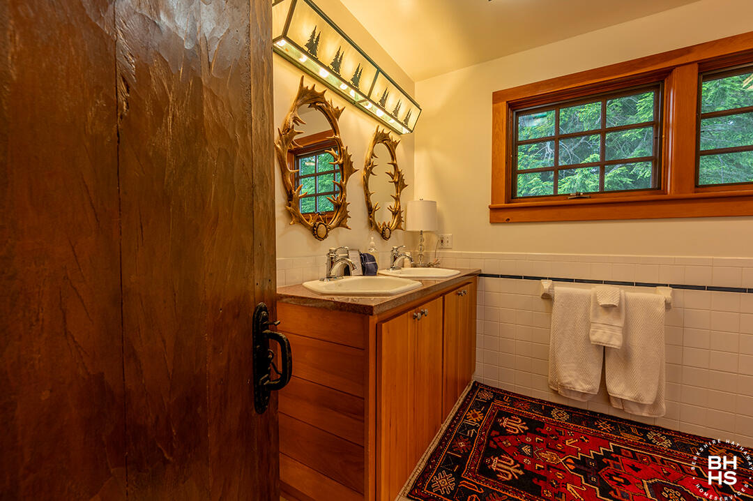 140 Peninsula Way Lake Placid NY 12946
