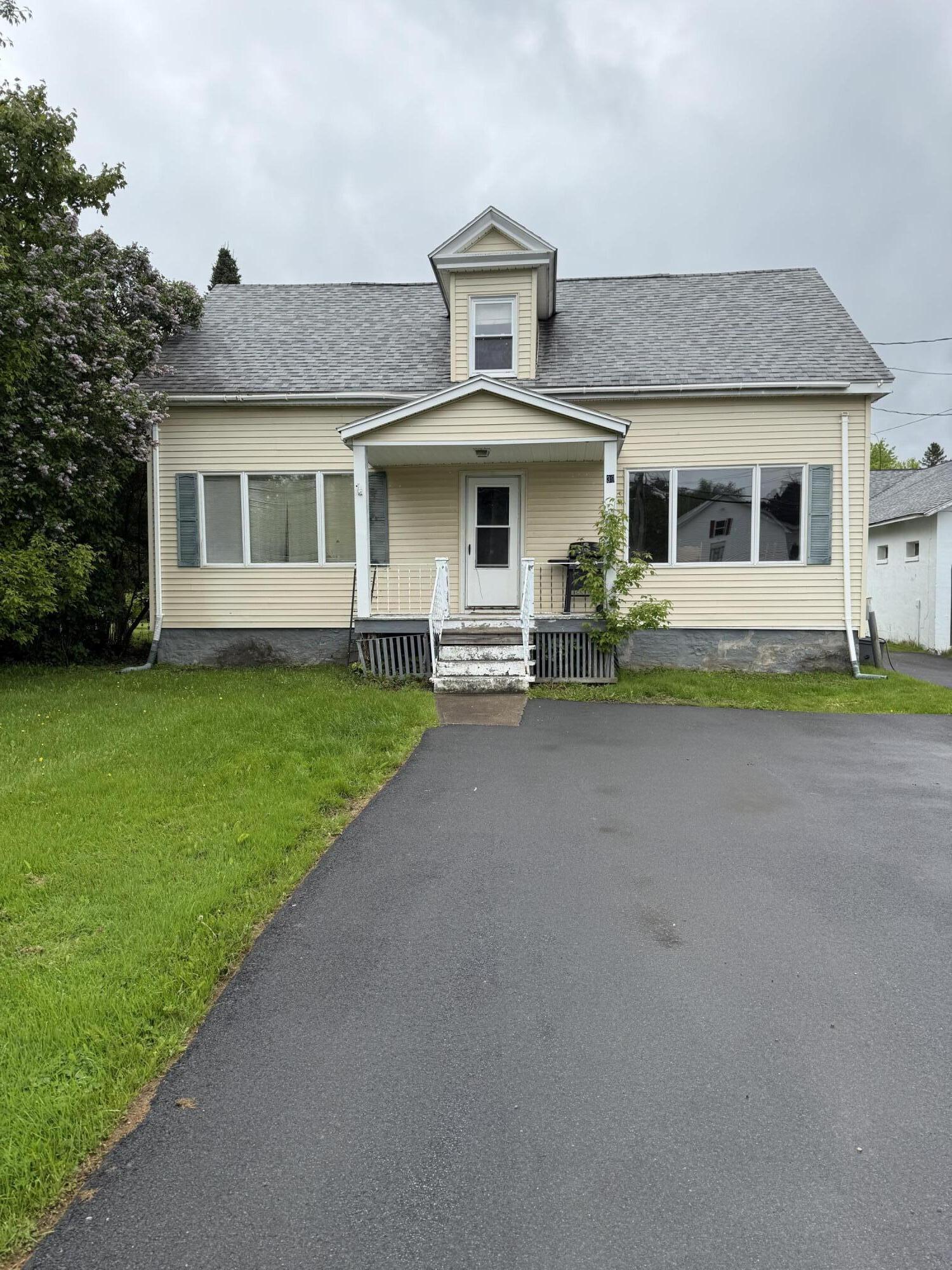 39 Spruce Street Champlain NY 12919