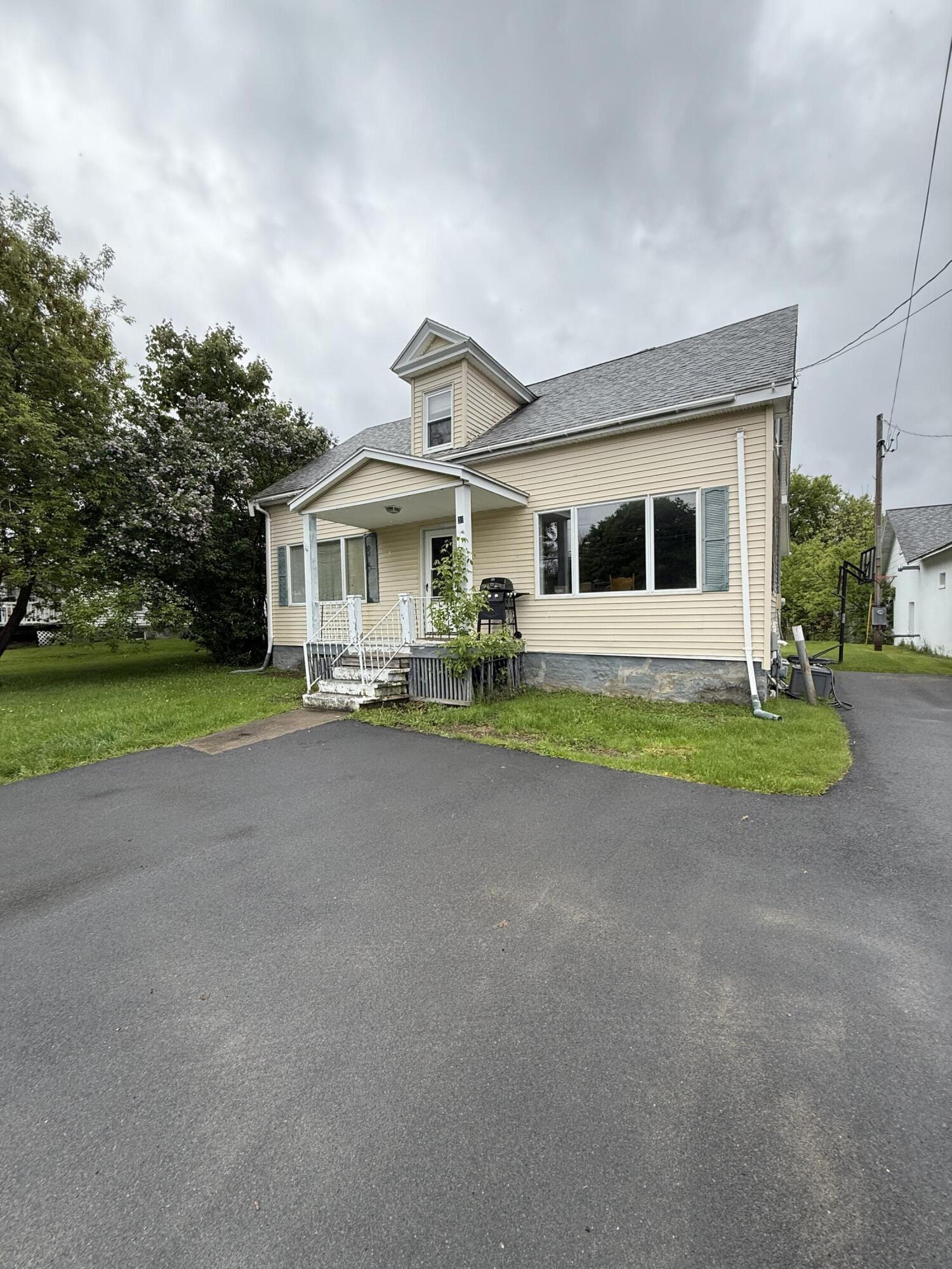 39 Spruce Street Champlain NY 12919