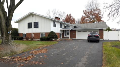 2 Stewart Street Rouses Point NY 12979