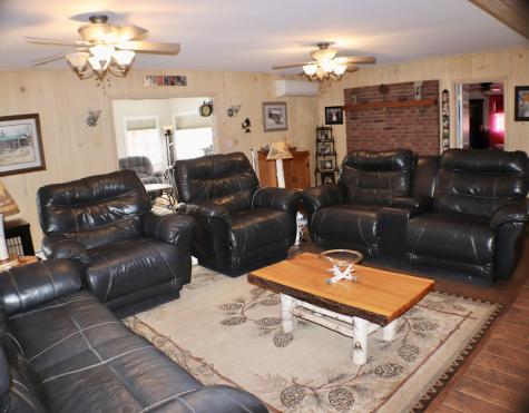 808 Clintonville Road Peru NY 12972