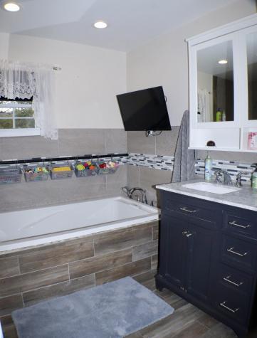 808 Clintonville Road Peru NY 12972