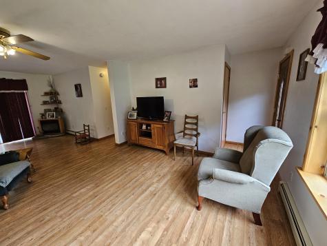 10 Steele Woods Road Elizabethtown NY 12932