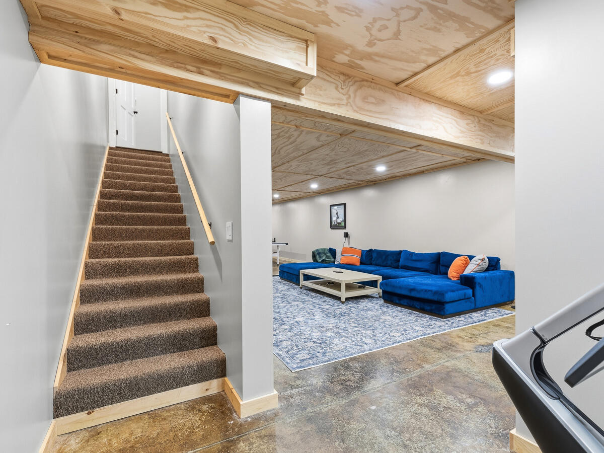 81 Blueberry Ridge Road Lake Placid NY 12946