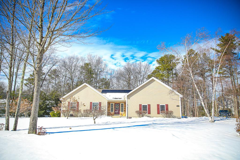 10 Wildflower Lane Morrisonville NY 12962