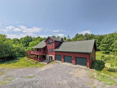 11 Laura Drive Morrisonville NY 12962