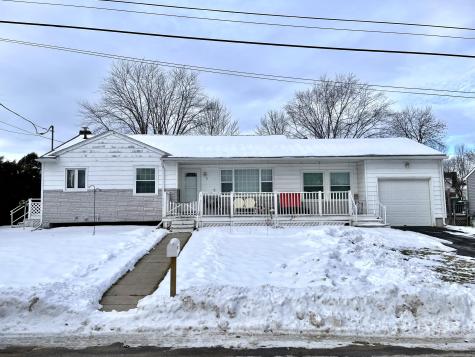 8 Washington Place Plattsburgh NY 12901