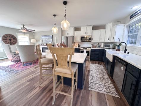 16 Huntington Avenue Morrisonville NY 12962