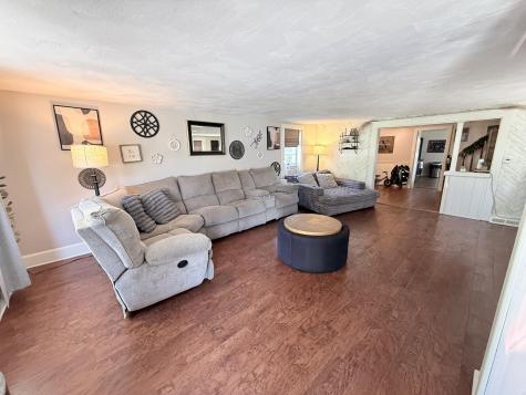 1002 Mason Street Morrisonville NY 12962
