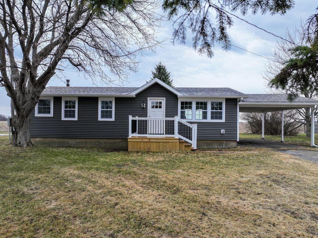 17 Columbus Drive Rouses Point NY 12979