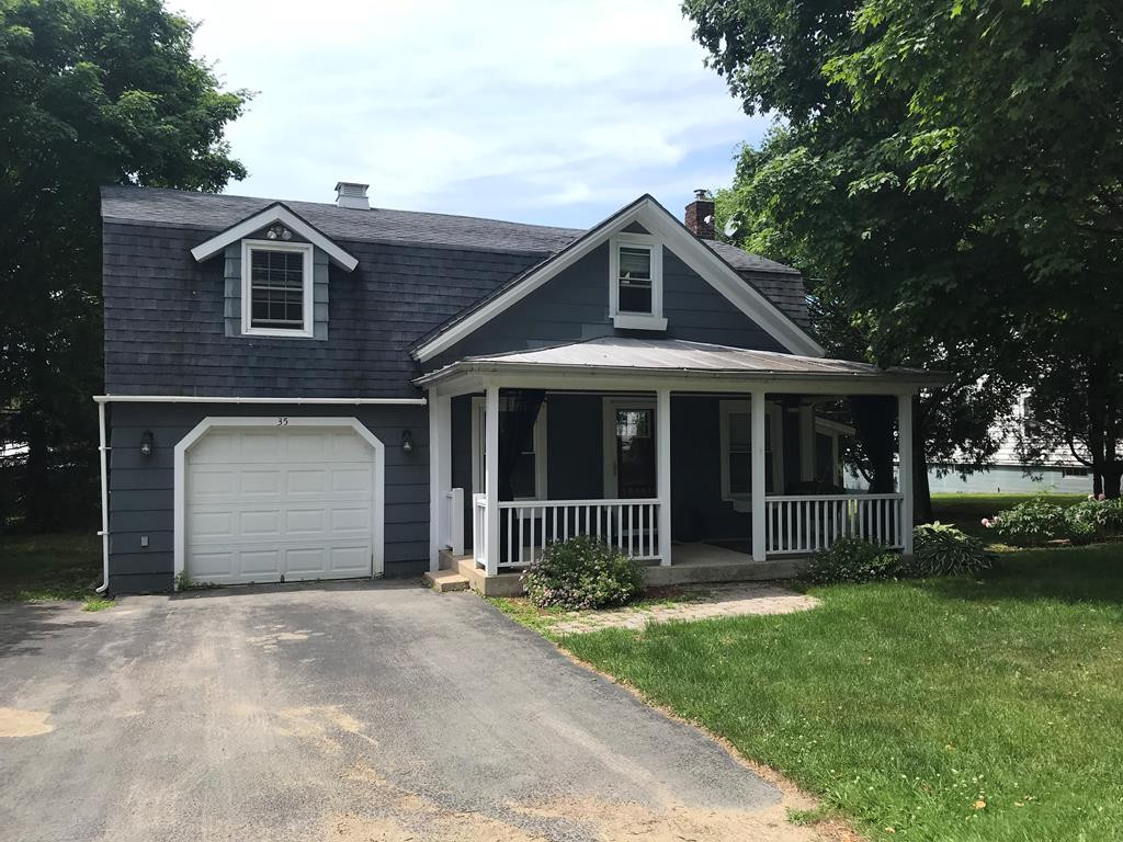 35 Oak Street Champlain NY 12919