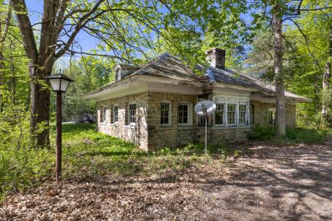 1376 Nys 22 Essex NY 12936