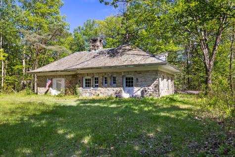 1376 Nys 22 Essex NY 12936