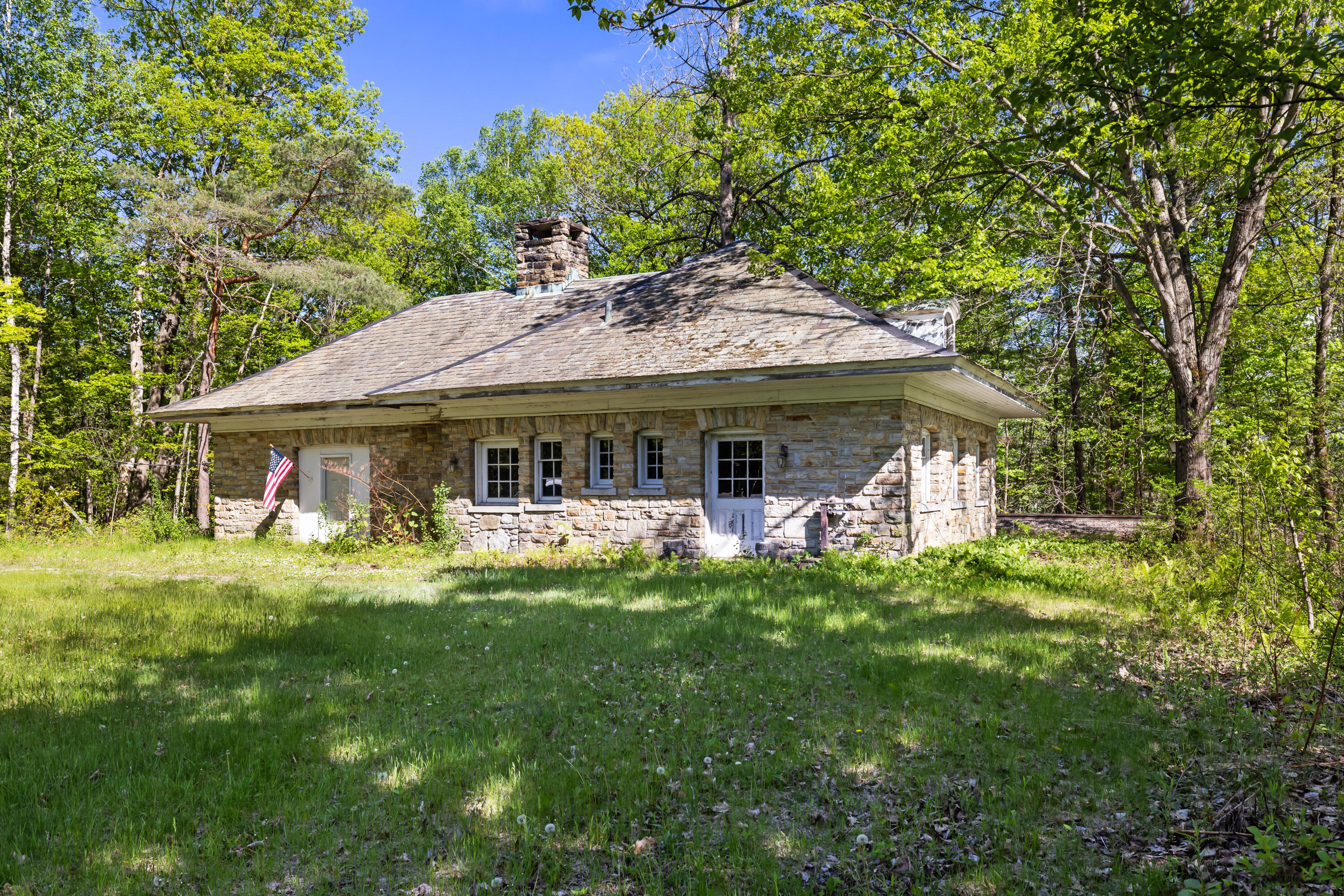 1376 Nys 22 Essex NY 12936