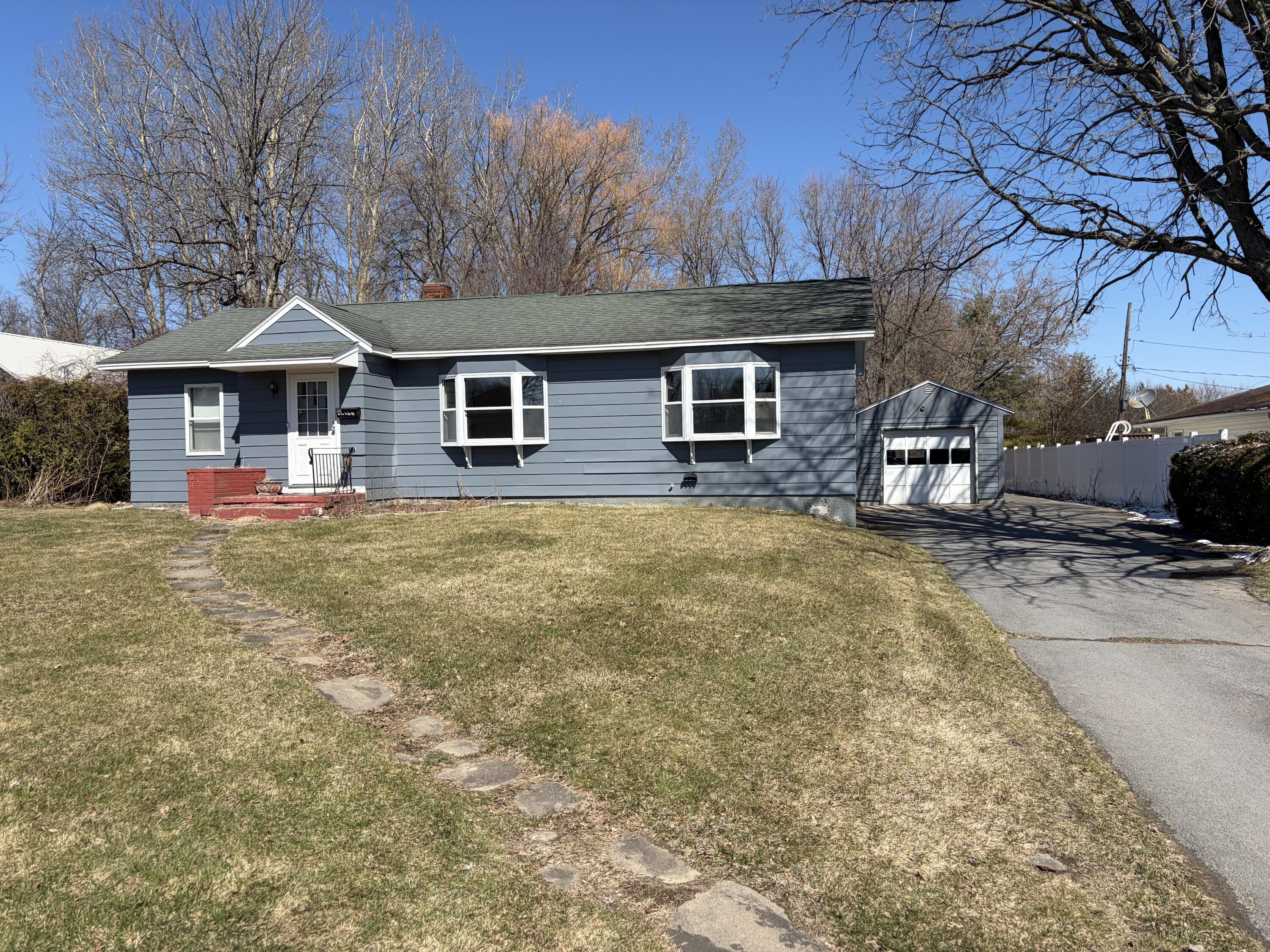 Plattsburgh NY, 22 Tom Miller Road