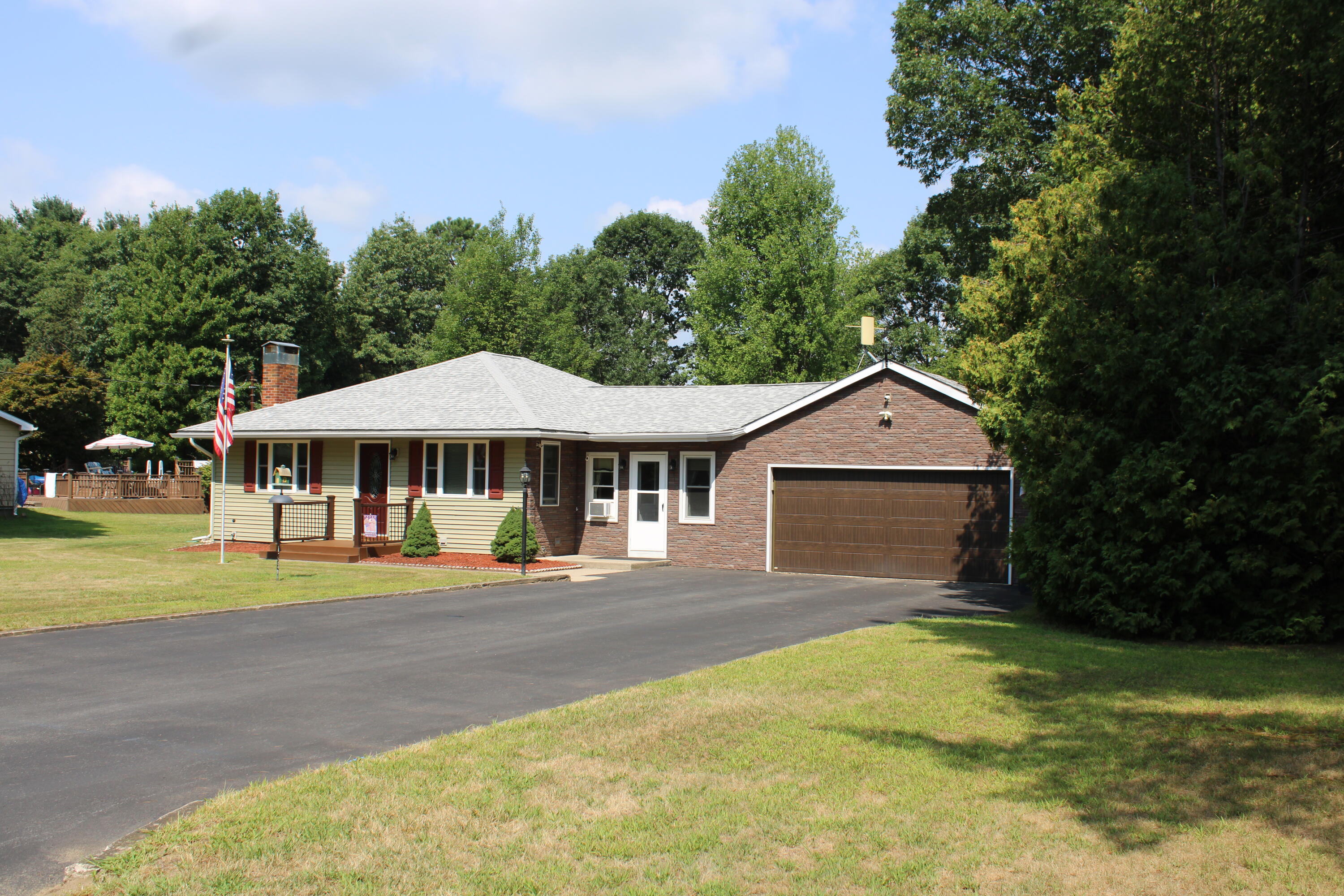 16 Kimberly Lane Morrisonville NY 12962