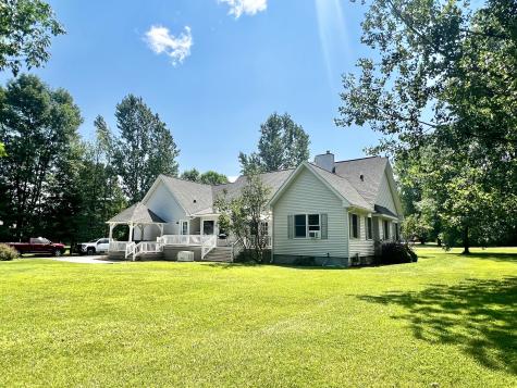 32 Valcour Heights Drive Peru NY 12972