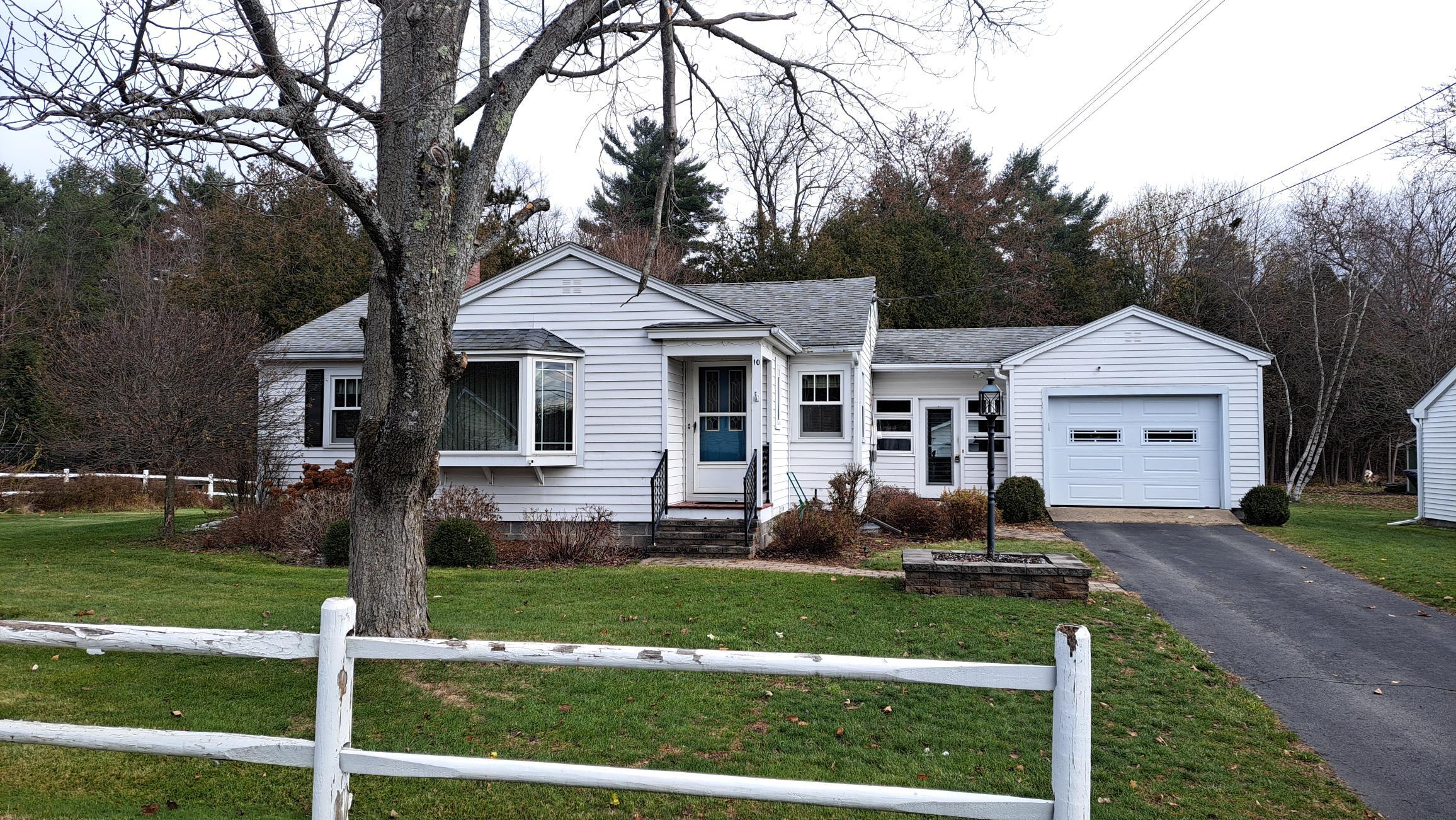 10 Brookside Avenue Morrisonville NY 12962