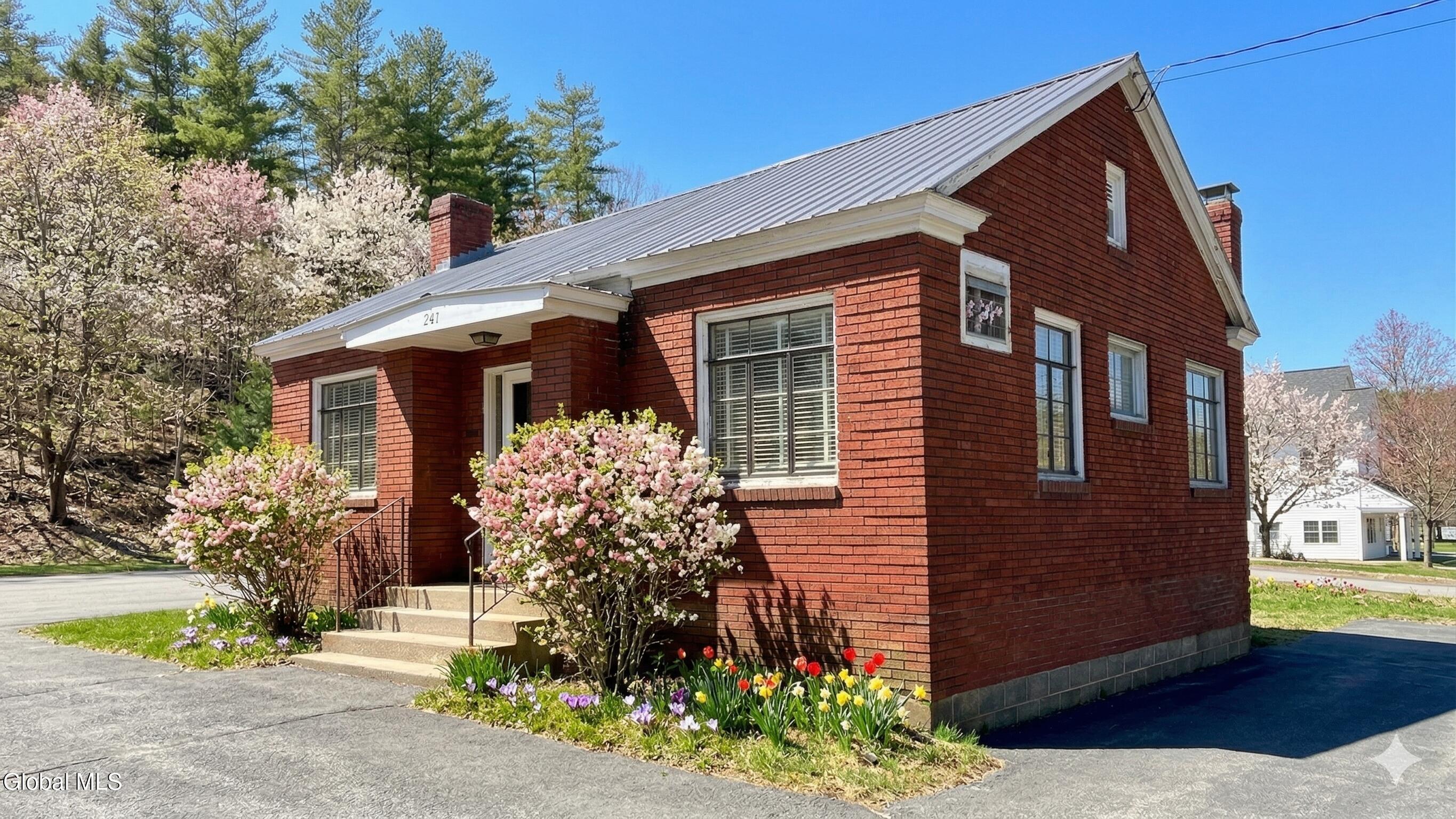 287 Main Street North Creek NY 12853