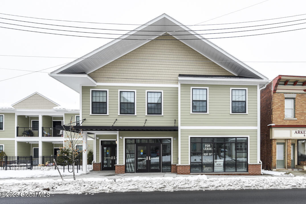 823 Eastern Avenue Schenectady NY 12308