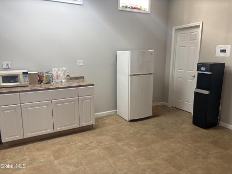 706 Kings Road Schenectady NY 12304