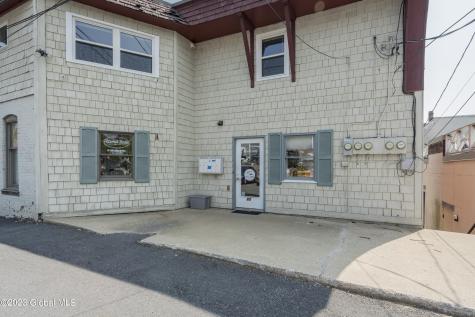 65 Long Alley Saratoga Springs NY 12866