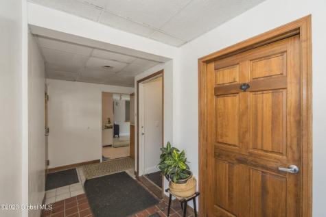 65 Long Alley Saratoga Springs NY 12866