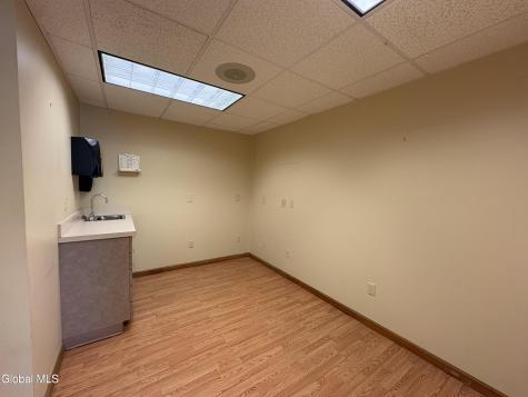 1528 Columbia Tpke Turnpike Schodack NY 12033