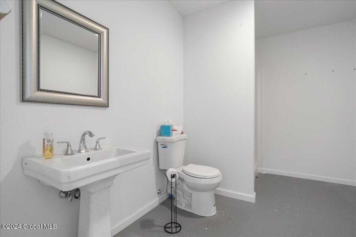 146 Raylinsky Road Ballston Lake NY 12019