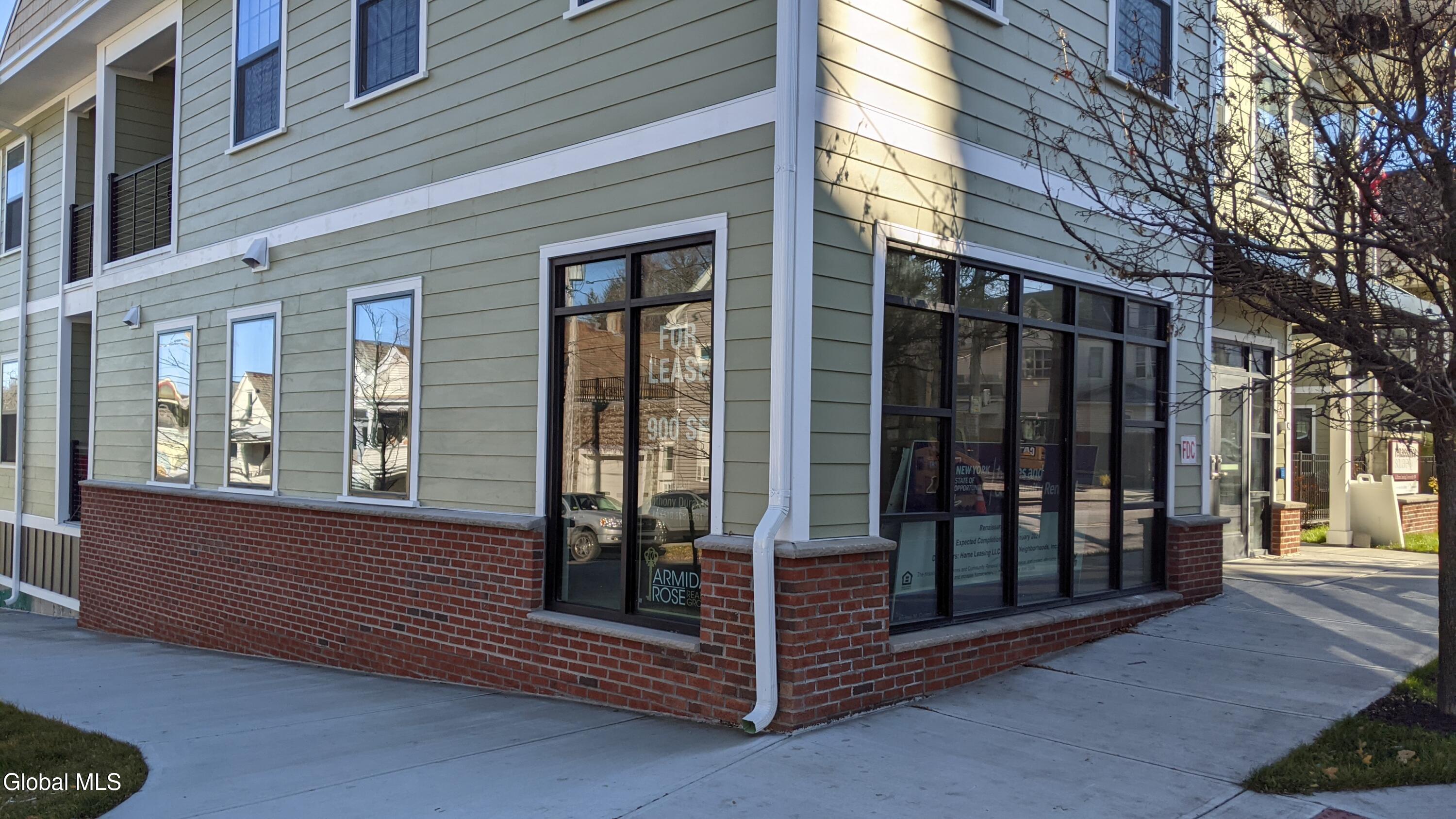 823 Eastern Avenue Schenectady NY 12308