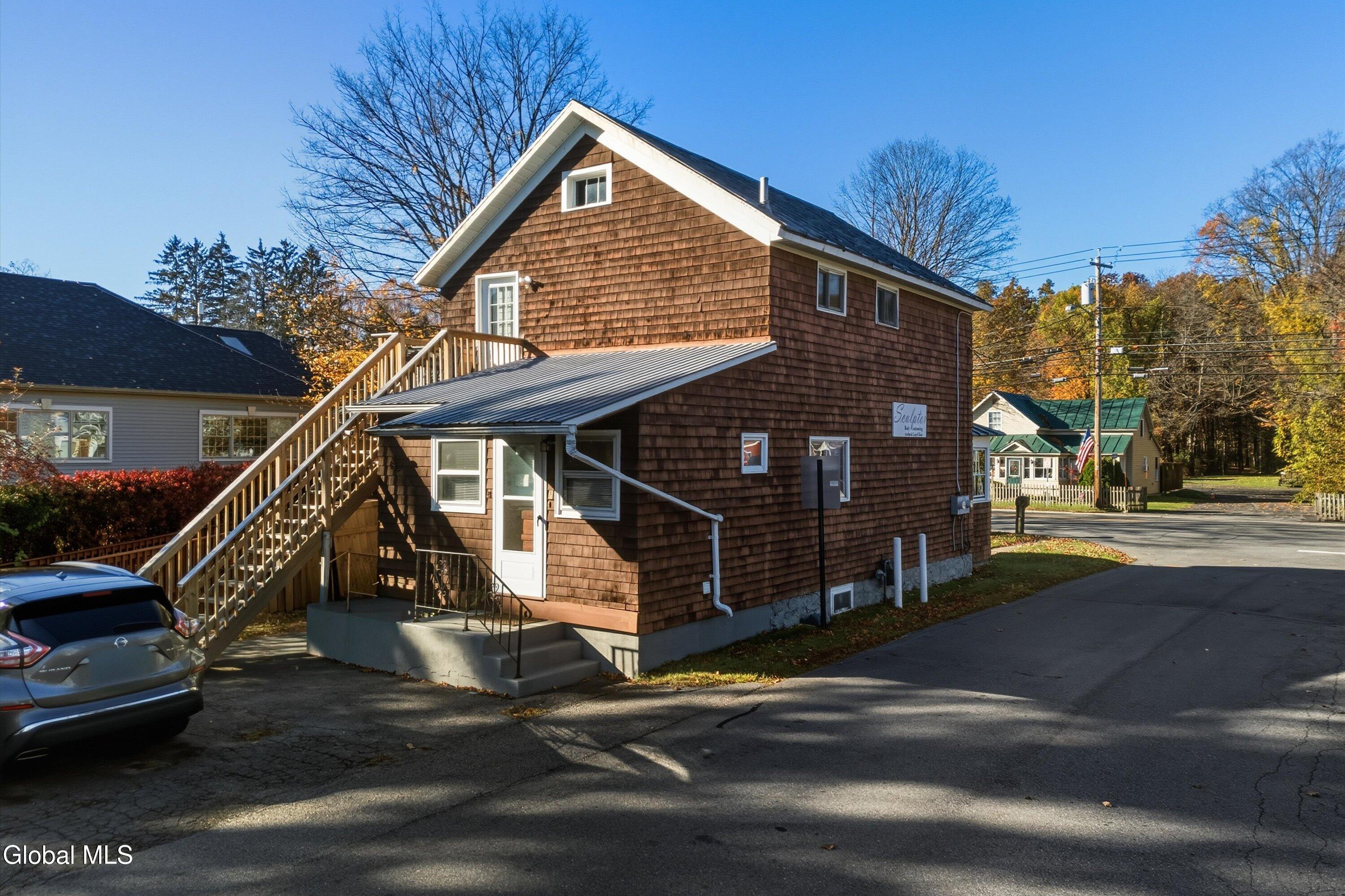 460 Maple Avenue Saratoga Springs NY 12866