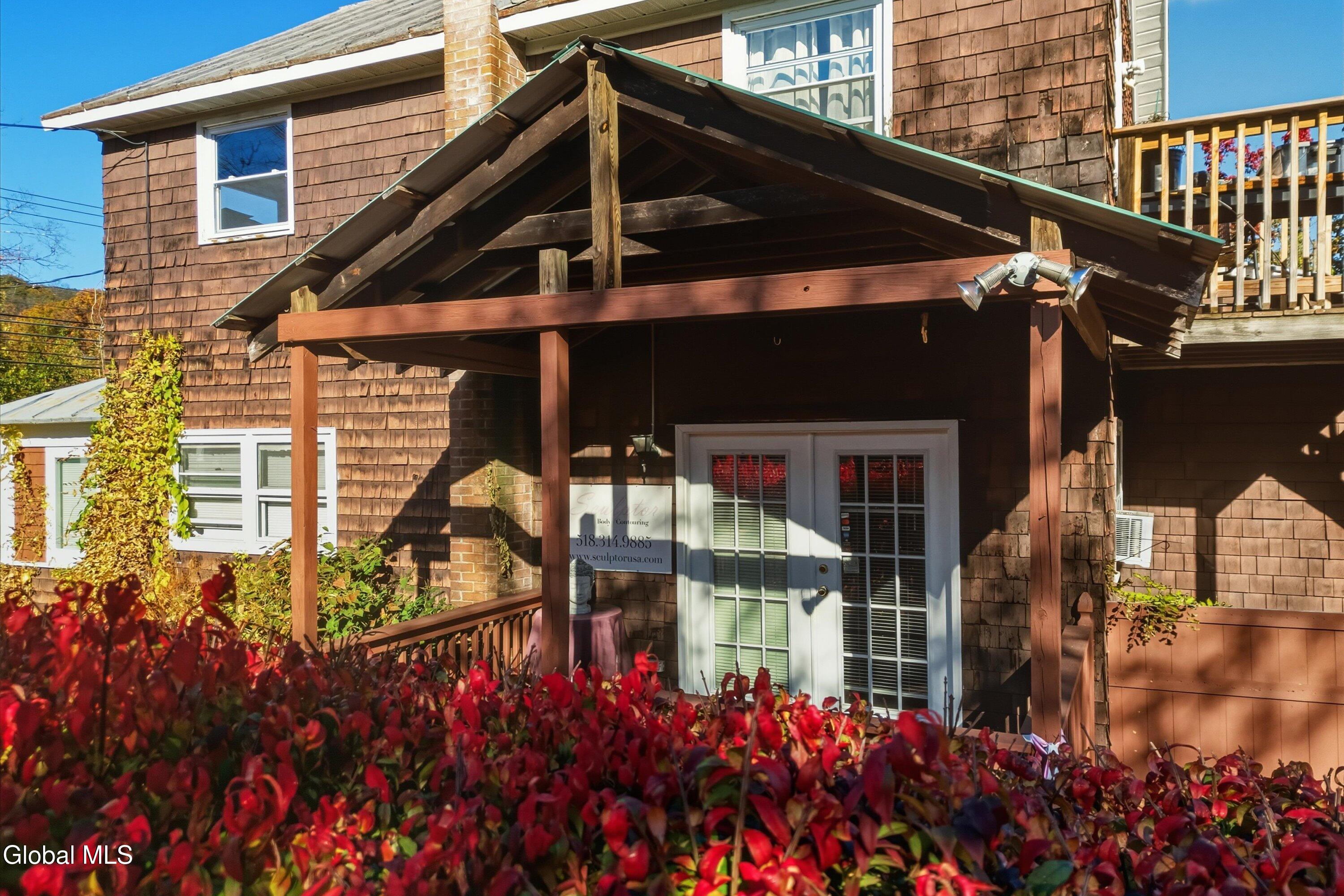 460 Maple Avenue Saratoga Springs NY 12866