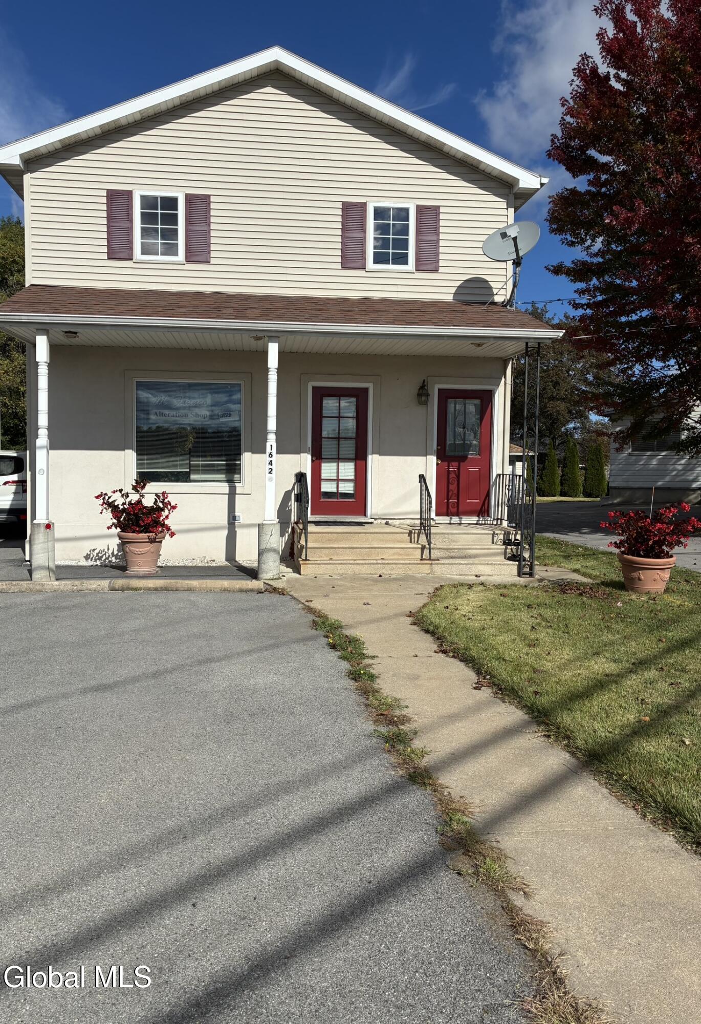 1642 Flower Road Schenectady NY 12303
