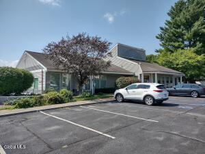 1524 U.s. 9 Halfmoon NY 12065