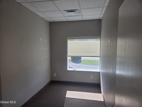 1524 U.s. 9 Halfmoon NY 12065