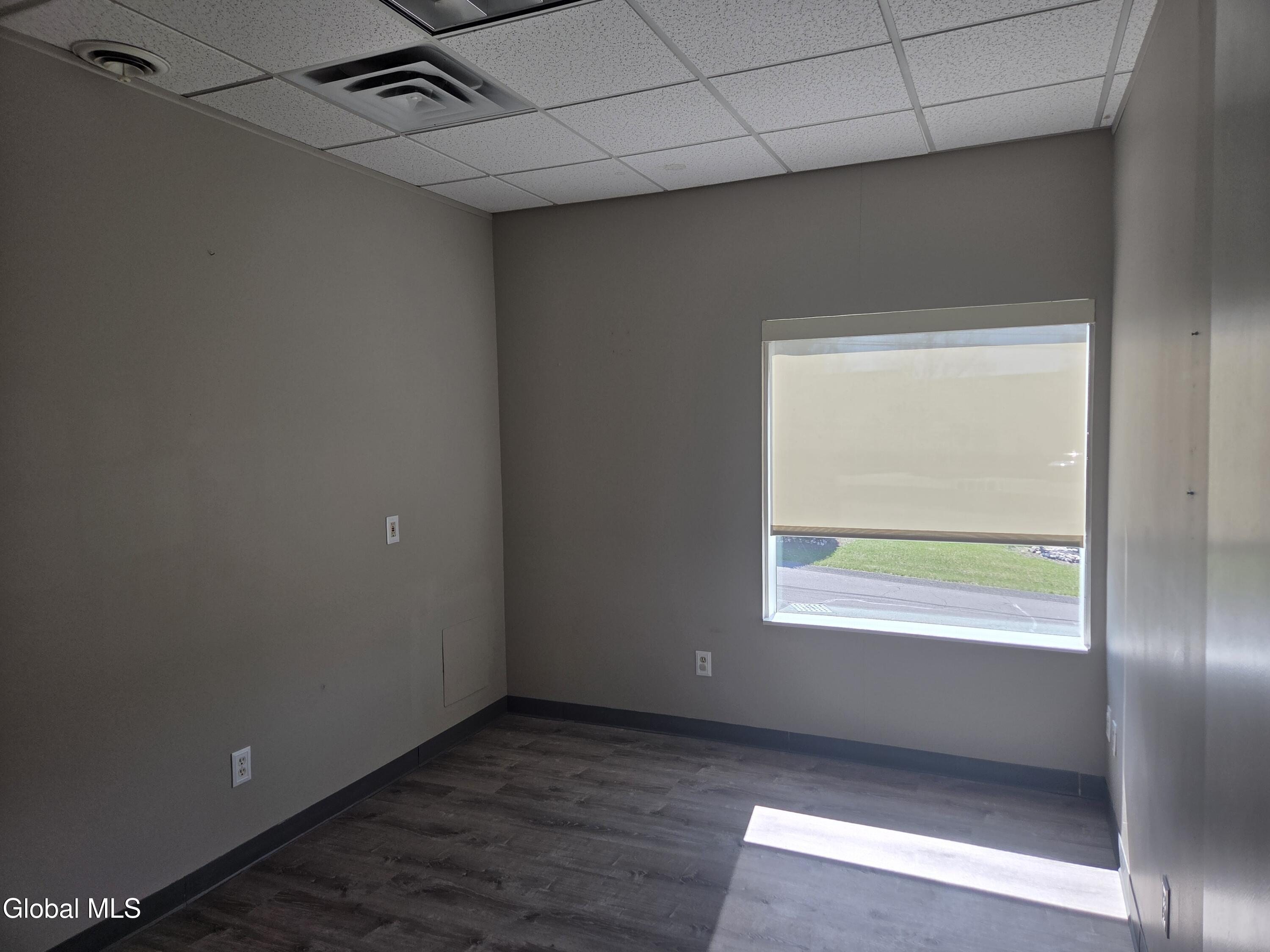 1524 U.s. 9 Halfmoon NY 12065