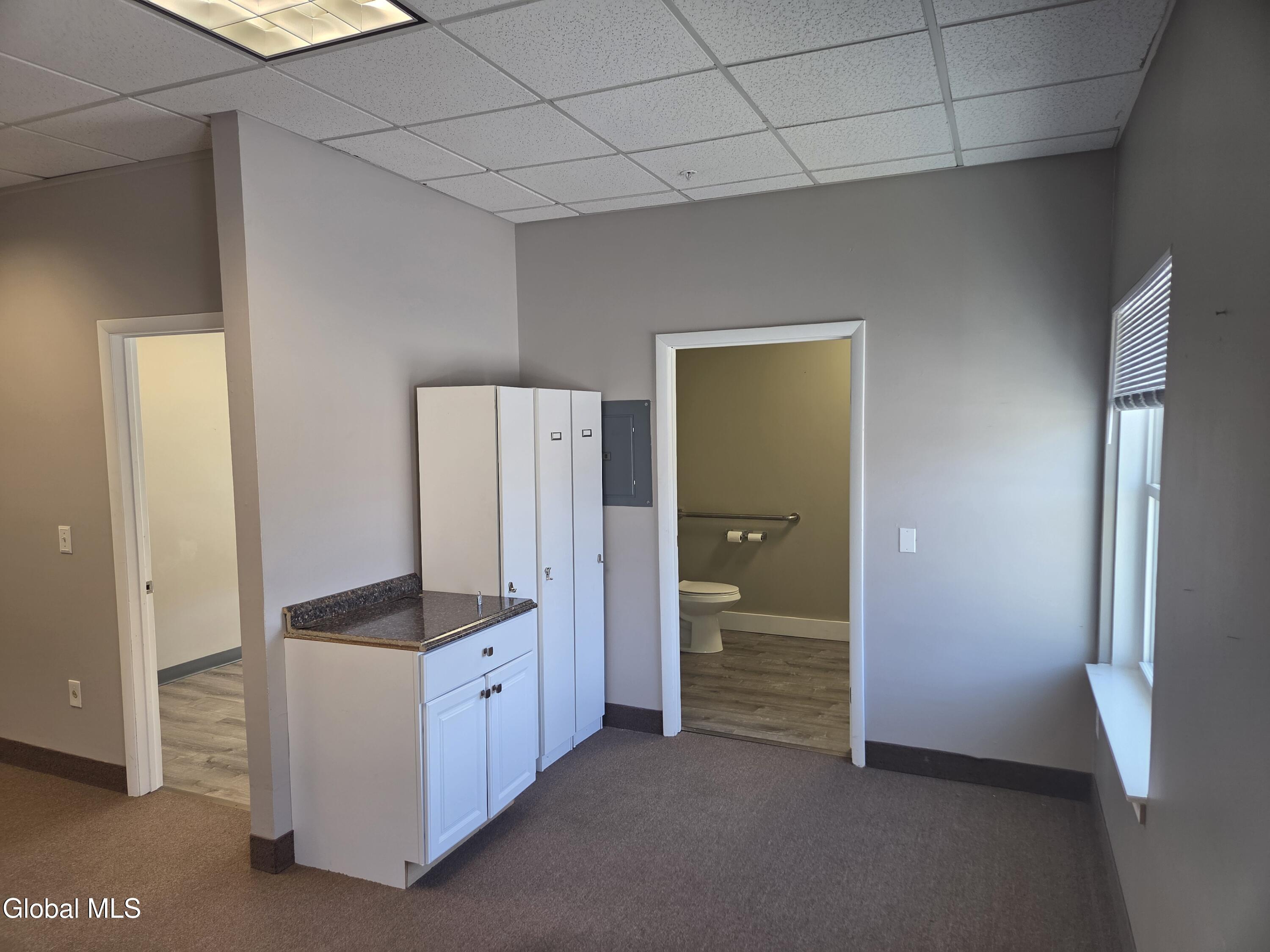 1524 U.s. 9 Halfmoon NY 12065