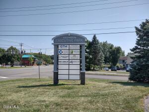1524 U.s. 9 Halfmoon NY 12065