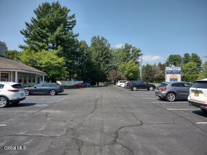 1524 U.s. 9 Halfmoon NY 12065