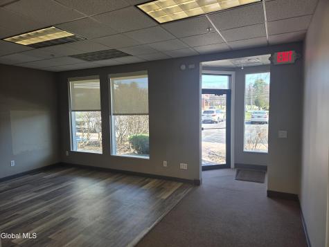 1524 U.s. 9 Halfmoon NY 12065