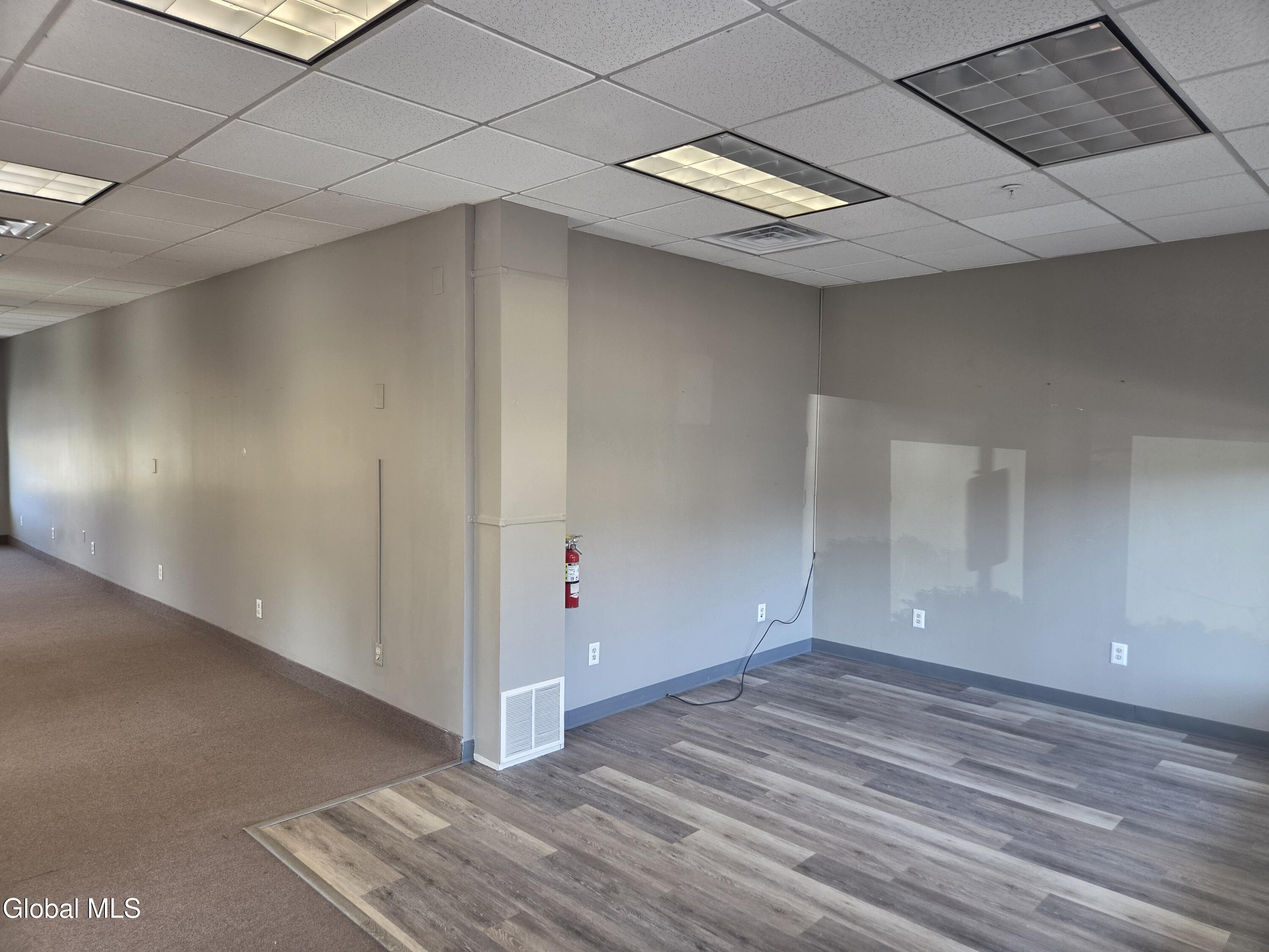 1524 U.s. 9 Halfmoon NY 12065