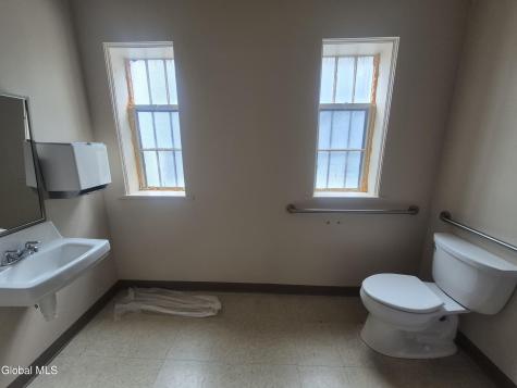 1626 Union Schenectady NY 12309