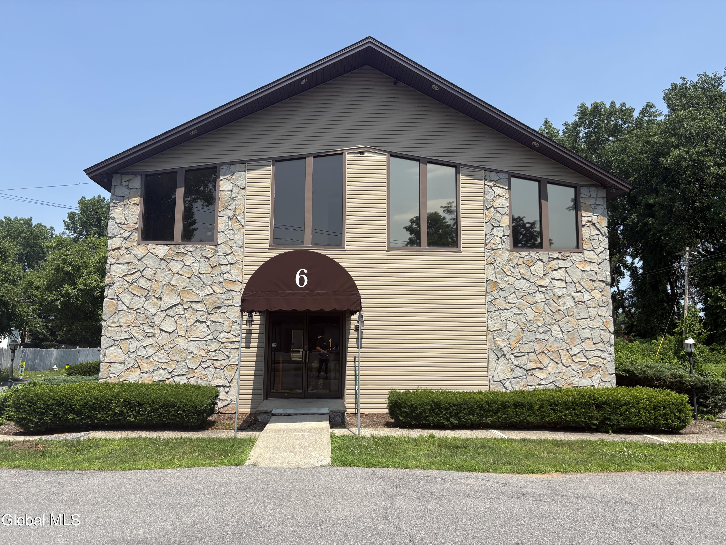 6 Walker Way Colonie NY 12205