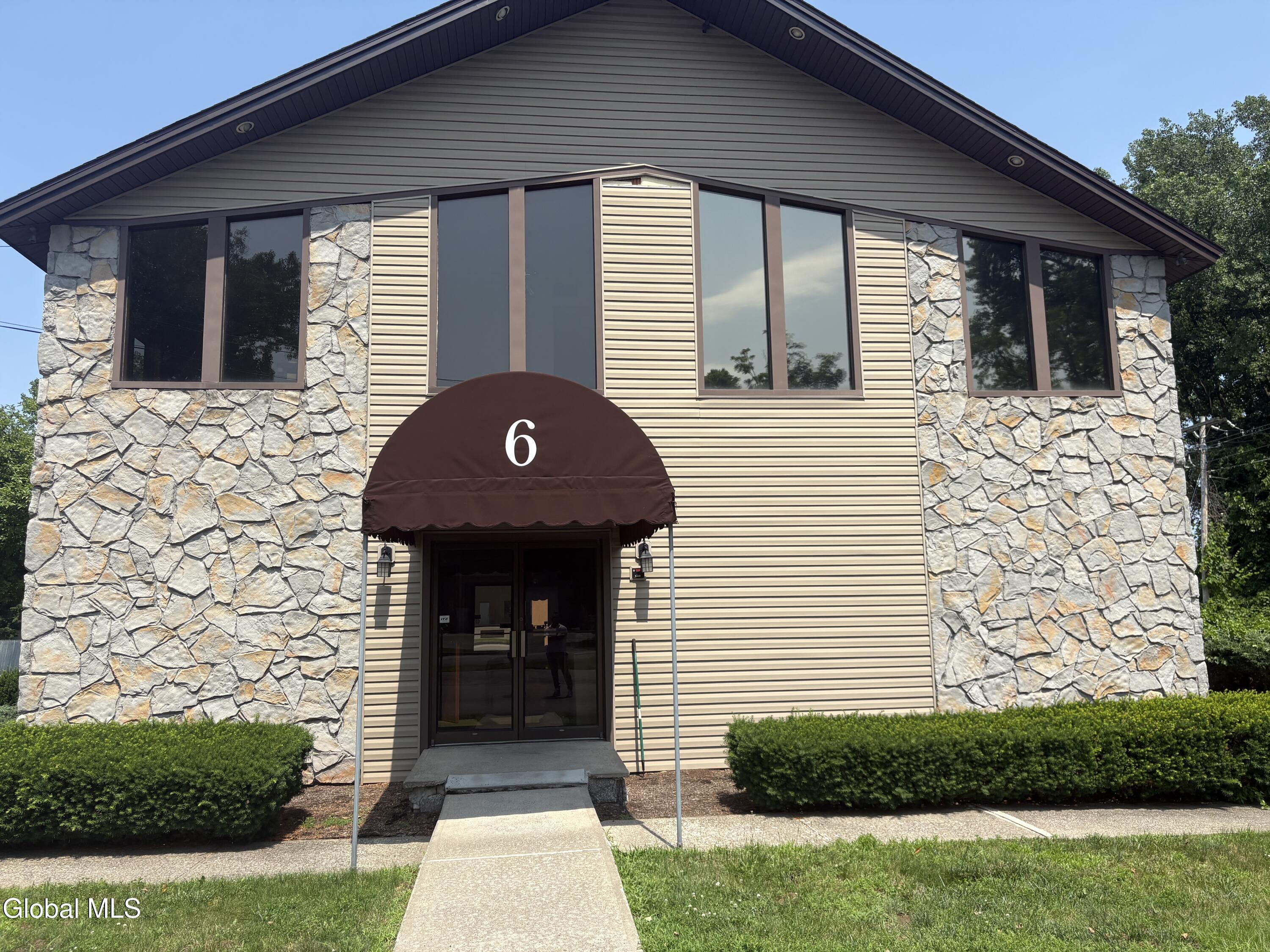 6 Walker Way Colonie NY 12205