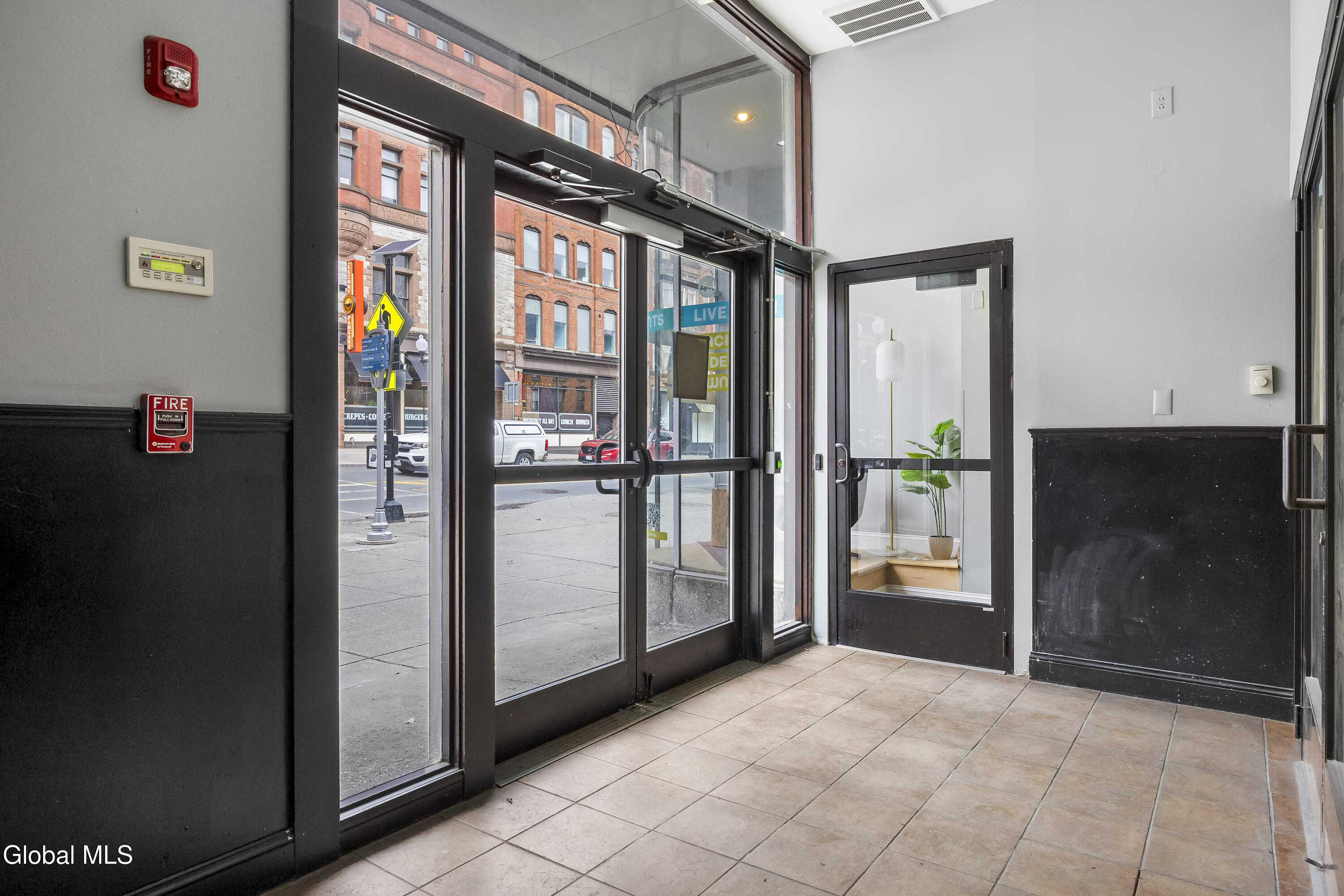 61 N Pearl Street Albany NY 12207