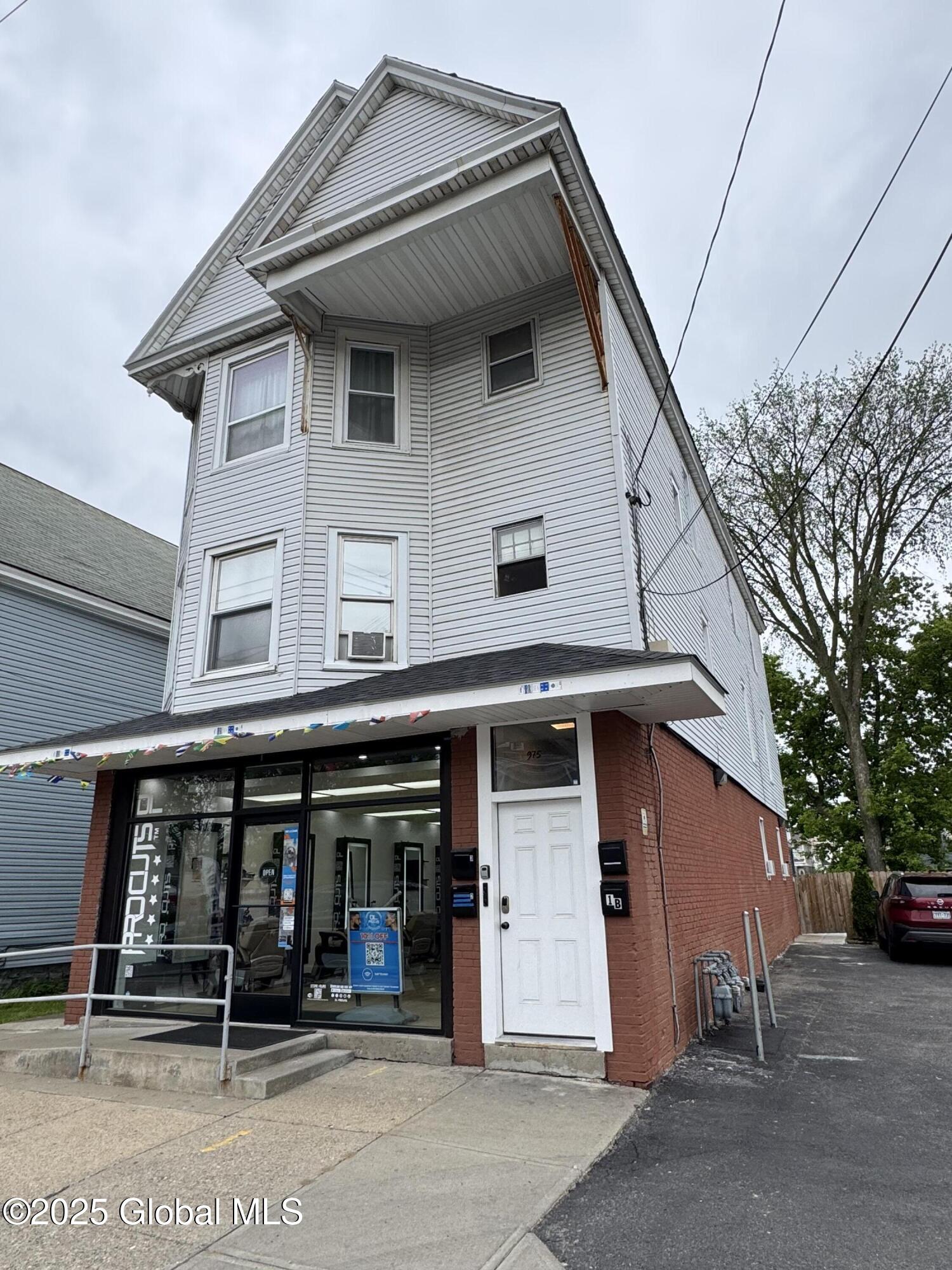 975 Albany Street Schenectady NY 12307